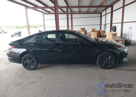 2023 Hyundai Elantra Sel from USA, damaged, VIN 5NPLM4AG7PH119083